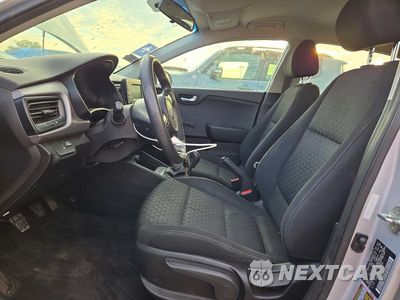 Zdjęcie 7 z 12 samochodu: 2018 KIA RIO LX VIN:3KPA24AB3JE065925 - miniatura