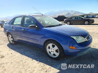 Czwarte zdjęcie samochodu z boku: 2005 FORD FOCUS ZX4 VIN:1FAHP34N75W282802 - miniatura