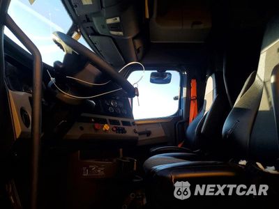 Zdjęcie 7 z 14 samochodu: 2020 FREIGHTLINER CASCADIA 1 - SEMI TRUCK VIN:3AKJHHDRXLSLK0611 - miniatura