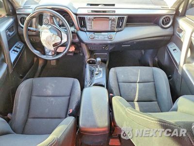 Zdjęcie 8 z 12 samochodu: 2018 TOYOTA RAV4 XLE VIN:JTMWFREV5JJ153275 - miniatura