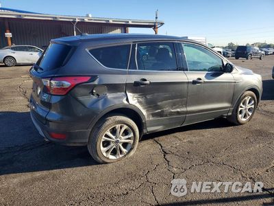 Trzecie zdjęcie samochodu z tyłu: 2017 FORD ESCAPE SE VIN:1FMCU0GD1HUE97473 - miniatura