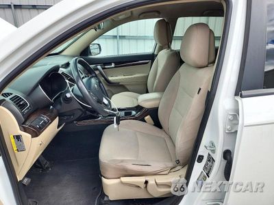 Zdjęcie 7 z 13 samochodu: 2015 KIA SORENTO LX VIN:5XYKT3A62FG646602 - miniatura