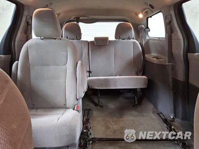 Zdjęcie 10 z 13 samochodu: 2015 TOYOTA SIENNA LE VIN:5TDKK3DC1FS577974 - miniatura