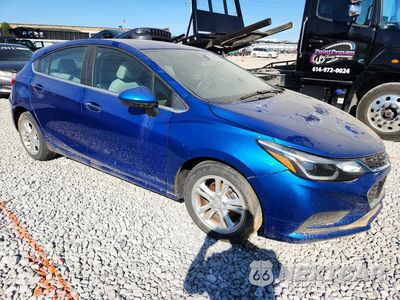 Czwarte zdjęcie samochodu z boku: 2017 CHEVROLET CRUZE LT VIN:3G1BE6SM8HS544689 - miniatura