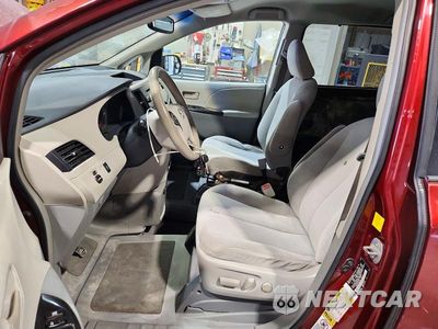 Zdjęcie 7 z 14 samochodu: 2011 TOYOTA SIENNA LE VIN:5TDKK3DC1BS127459 - miniatura