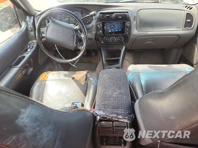 Zdjęcie 8 z 14 samochodu: 1999 FORD EXPLORER VIN:1FMDU32E3XUB17943 - miniatura