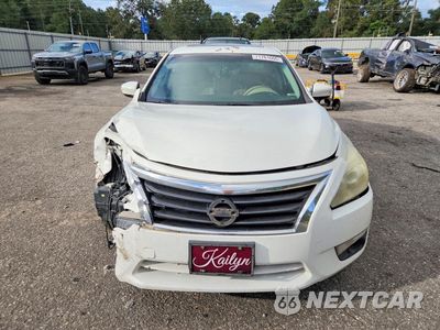Piąte zdjęcie samochodu w środku: 2015 NISSAN ALTIMA 2.5 SV VIN:1N4AL3AP3FC409566 - miniatura