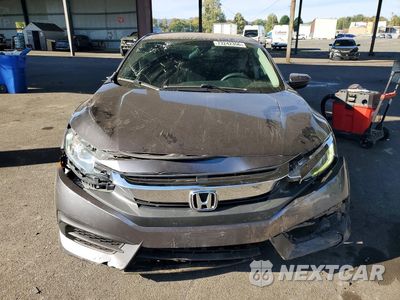 Piąte zdjęcie samochodu w środku: 2017 HONDA CIVIC LX VIN:2HGFC2F52HH540345 - miniatura