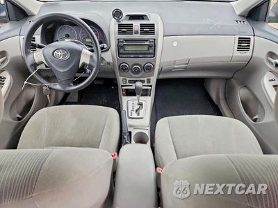 Zdjęcie 8 z 13 samochodu: 2012 TOYOTA COROLLA LE VIN:2T1BU4EE5CC891891 - miniatura