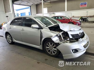 Czwarte zdjęcie samochodu z boku: 2010 TOYOTA COROLLA S VIN:1NXBU4EE6AZ224243 - miniatura
