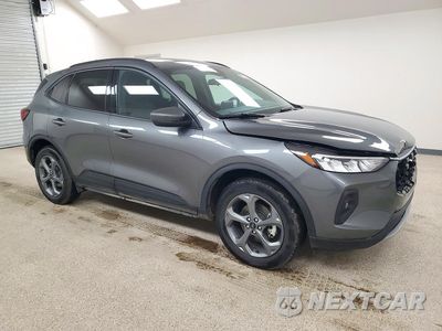 Czwarte zdjęcie samochodu z boku: 2025 FORD ESCAPE ST LINE SELECT VIN:1FMCU9NA2SUB22583 - miniatura