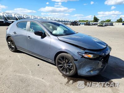 Czwarte zdjęcie samochodu z boku: 2026 MAZDA 3 PREFERRED VIN:JM1BPBLL9T1869071 - miniatura