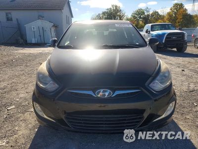 Piąte zdjęcie samochodu w środku: 2013 HYUNDAI ACCENT SE VIN:KMHCU5AE4DU079465 - miniatura