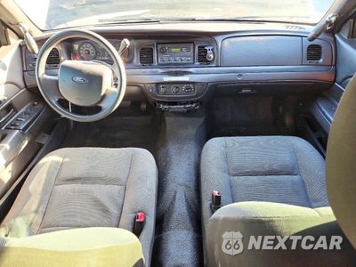Zdjęcie 8 z 12 samochodu: 2011 FORD CROWN VICTOR VIN:2FABP7BV1BX106795 - miniatura
