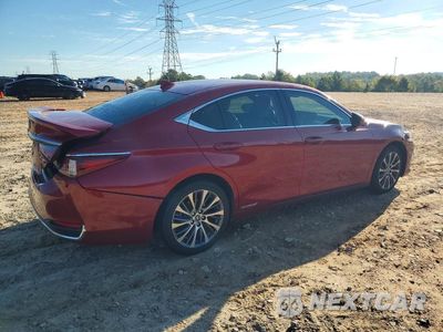 Trzecie zdjęcie samochodu z tyłu: 2019 LEXUS ES 300H VIN:JTHB21B14K2011197 - miniatura