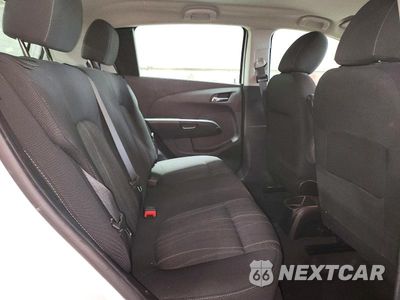 Zdjęcie 10 z 12 samochodu: 2015 CHEVROLET SONIC LT VIN:1G1JC6SH9F4102294 - miniatura