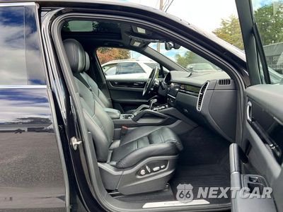 Piąte zdjęcie samochodu w środku: 2019 PORSCHE CAYENNE SE HYBRID VIN:WP1AE2AY0KDA52163 - miniatura