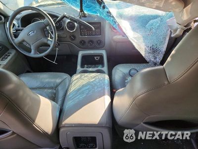 Zdjęcie 8 z 13 samochodu: 2006 FORD EXPEDITION XLT VIN:1FMPU16546LA42962 - miniatura