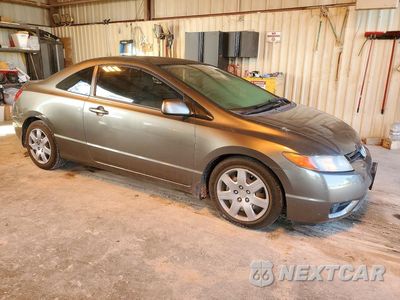 Czwarte zdjęcie samochodu z boku: 2008 HONDA CIVIC LX VIN:2HGFG12688H553467 - miniatura