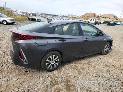 Trzecie zdjęcie samochodu z tyłu: 2020 TOYOTA PRIUS PRIME LIMITED VIN:JTDKARFP1L3157103 - miniatura