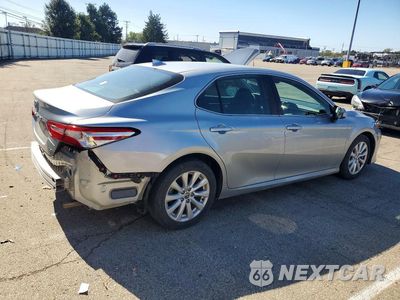 Trzecie zdjęcie samochodu z tyłu: 2020 TOYOTA CAMRY LE VIN:4T1C11AK9LU358447 - miniatura