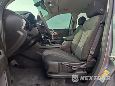 Zdjęcie 7 z 14 samochodu: 2021 CHEVROLET TRAVERSE LS VIN:1GNERFKW5MJ227921 - miniatura
