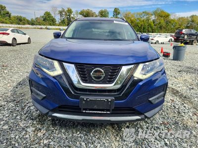 Piąte zdjęcie samochodu w środku: 2018 NISSAN ROGUE SV VIN:5N1AT2MV1JC801397 - miniatura