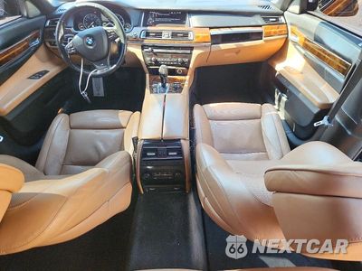 Zdjęcie 8 z 12 samochodu: 2015 BMW 750 LXI VIN:WBAYF8C57FD654791 - miniatura