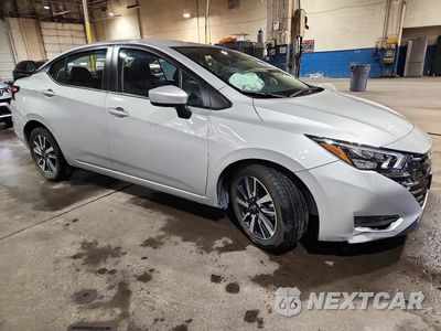 Czwarte zdjęcie samochodu z boku: 2025 NISSAN VERSA SV VIN:3N1CN8EV8SL838173 - miniatura