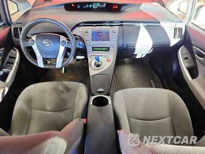 Zdjęcie 8 z 12 samochodu: 2012 TOYOTA PRIUS TWO VIN:JTDKN3DU3C5465257 - miniatura