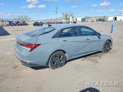 Trzecie zdjęcie samochodu z tyłu: 2022 HYUNDAI ELANTRA SEL VIN:KMHLM4AG1NU334764 - miniatura