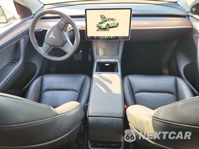 Zdjęcie 8 z 13 samochodu: 2025 TESLA MODEL Y VIN:7SAYGDEEXSF224930 - miniatura