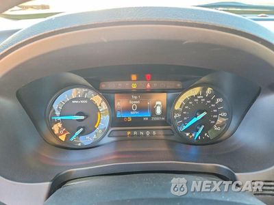Zdjęcie 9 z 13 samochodu: 2017 FORD EXPLORER VIN:1FM5K8B82HGC80438 - miniatura