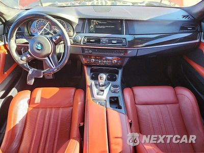 Zdjęcie 8 z 12 samochodu: 2014 BMW M5 VIN:WBSFV9C58ED593428 - miniatura
