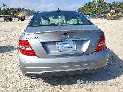 Zdjęcie 6 z 12 samochodu: 2013 MERCEDES-BENZ C 250 VIN:WDDGF4HB7DA823914 - miniatura