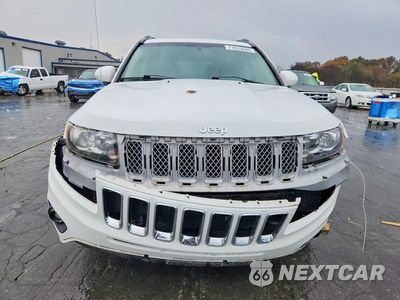 Piąte zdjęcie samochodu w środku: 2016 JEEP COMPASS LATITUDE VIN:1C4NJCEA0GD628147 - miniatura