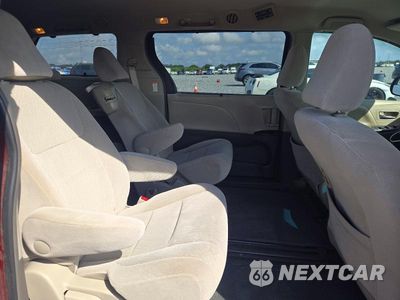 Zdjęcie 11 z 14 samochodu: 2015 TOYOTA SIENNA LE VIN:5TDKK3DC0FS645620 - miniatura