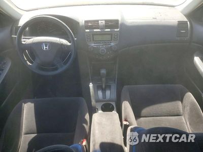 Zdjęcie 8 z 12 samochodu: 2006 HONDA ACCORD LX VIN:JHMCM56466C008828 - miniatura