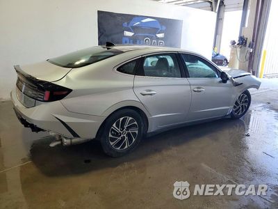 Trzecie zdjęcie samochodu z tyłu: 2026 HYUNDAI SONATA HYBRID BLUE VIN:KMHL24JJ8TA158599 - miniatura