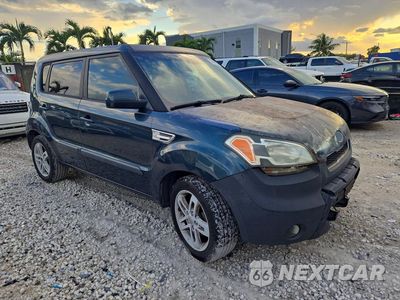 Czwarte zdjęcie samochodu z boku: 2011 KIA SOUL + VIN:KNDJT2A2XB7231585 - miniatura