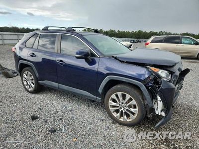Czwarte zdjęcie samochodu z boku: 2020 TOYOTA RAV4 XLE PREMIUM VIN:JTMC1RFV5LD520757 - miniatura