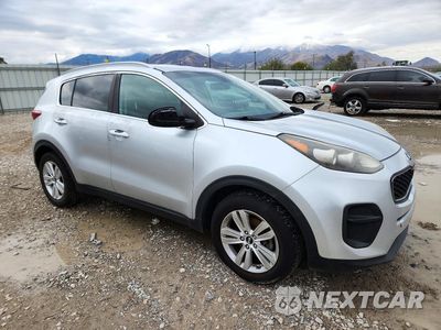 Czwarte zdjęcie samochodu z boku: 2017 KIA SPORTAGE LX VIN:KNDPM3AC5H7111434 - miniatura