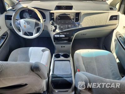 Zdjęcie 8 z 13 samochodu: 2011 TOYOTA SIENNA LE VIN:5TDKK3DC9BS021812 - miniatura