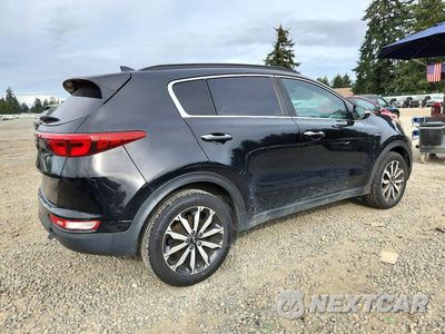 Trzecie zdjęcie samochodu z tyłu: 2018 KIA SPORTAGE EX VIN:KNDPNCAC1J7354998 - miniatura