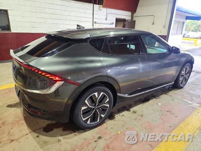 Trzecie zdjęcie samochodu z tyłu: 2024 KIA EV6 WIND VIN:KNDC34LA0R5214857 - miniatura
