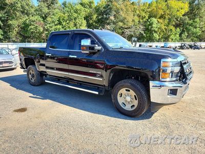 Czwarte zdjęcie samochodu z boku: 2019 CHEVROLET SILVERADO K2500 HEAVY DUTY LTZ VIN:1GC1KTEY4KF267575 - miniatura