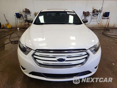 Piąte zdjęcie samochodu w środku: 2018 FORD TAURUS LIMITED VIN:1FAHP2J8XJG131756 - miniatura