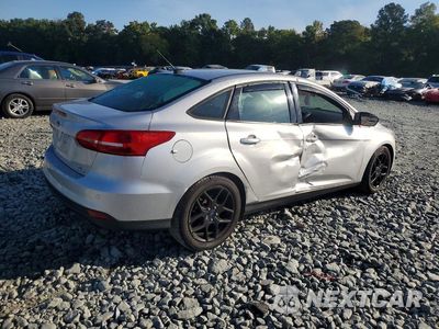 Trzecie zdjęcie samochodu z tyłu: 2016 FORD FOCUS SE VIN:1FADP3F2XGL229081 - miniatura