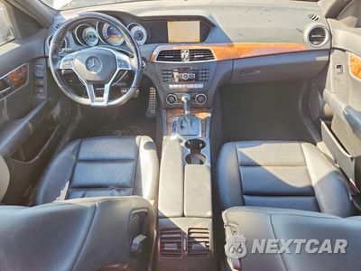Zdjęcie 8 z 12 samochodu: 2012 MERCEDES-BENZ C 300 4MATIC VIN:WDDGF8BB9CR212086 - miniatura