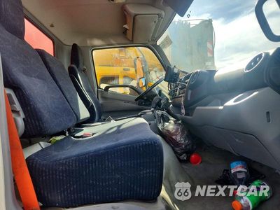 Zdjęcie 11 z 13 samochodu: 2017 HINO 195 BOX TRUCK VIN:JHHSDM2H4HK005853 - miniatura